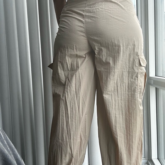 Beige cargo type pants - Picture 3 of 6